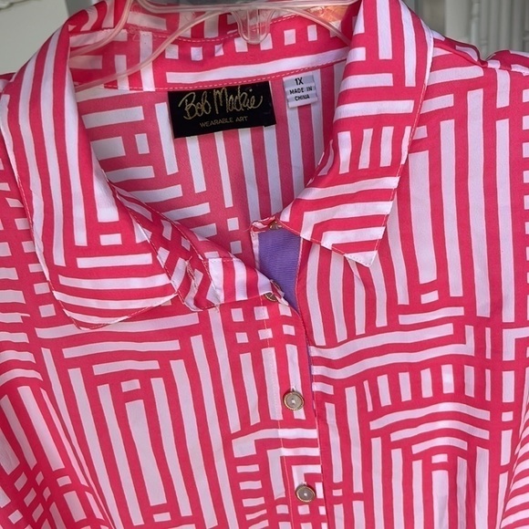Bob Mackie Pink White Geo Print Button Up Shirt size 1X or XL blouse top NWOT - Picture 3 of 11